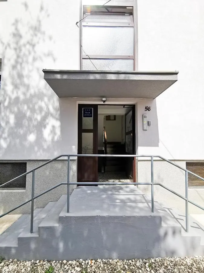 Sea Star Apartment Пула